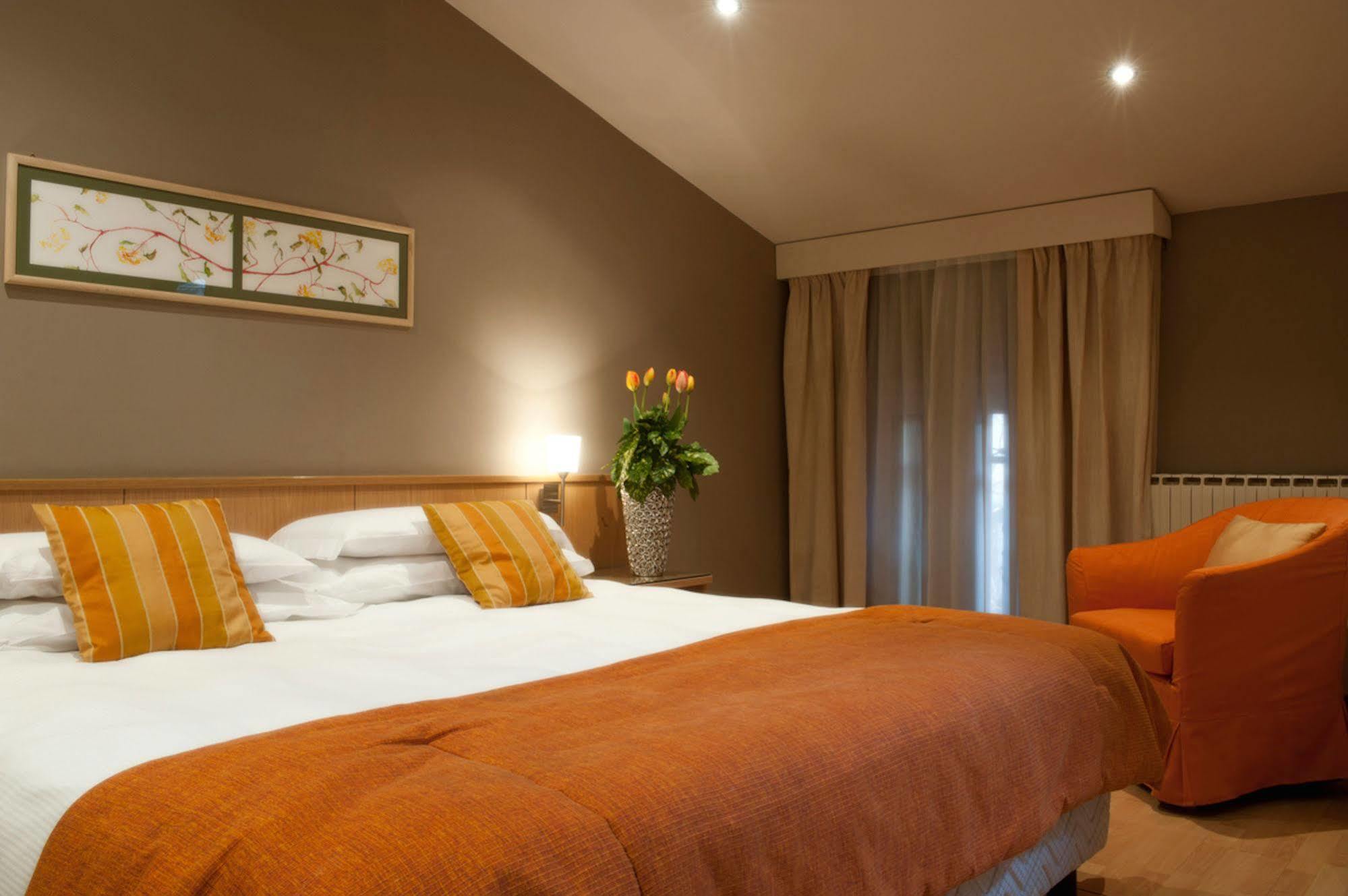 Hotel Due Pini Формиджине Екстериор снимка